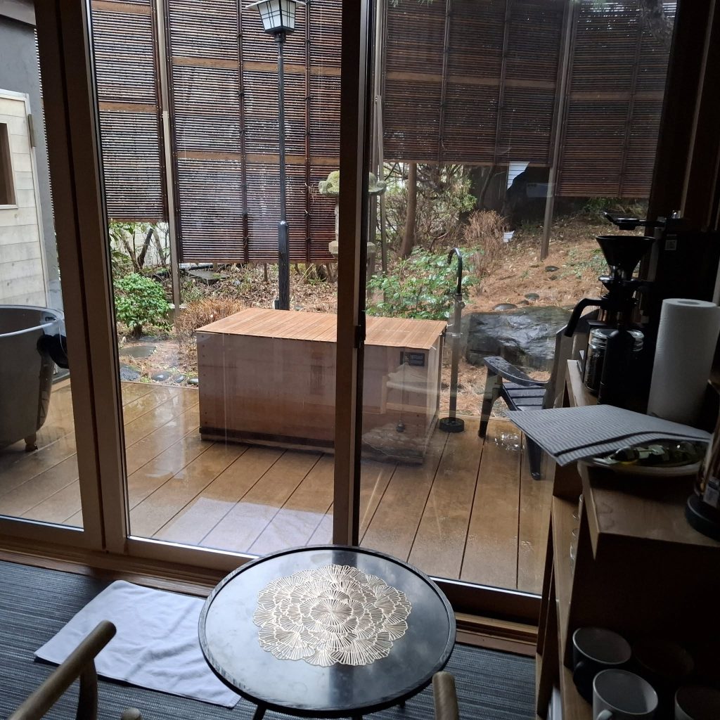 部屋付き温泉で過ごす贅沢な時間──年齢とともに見えてきた旅のかたち